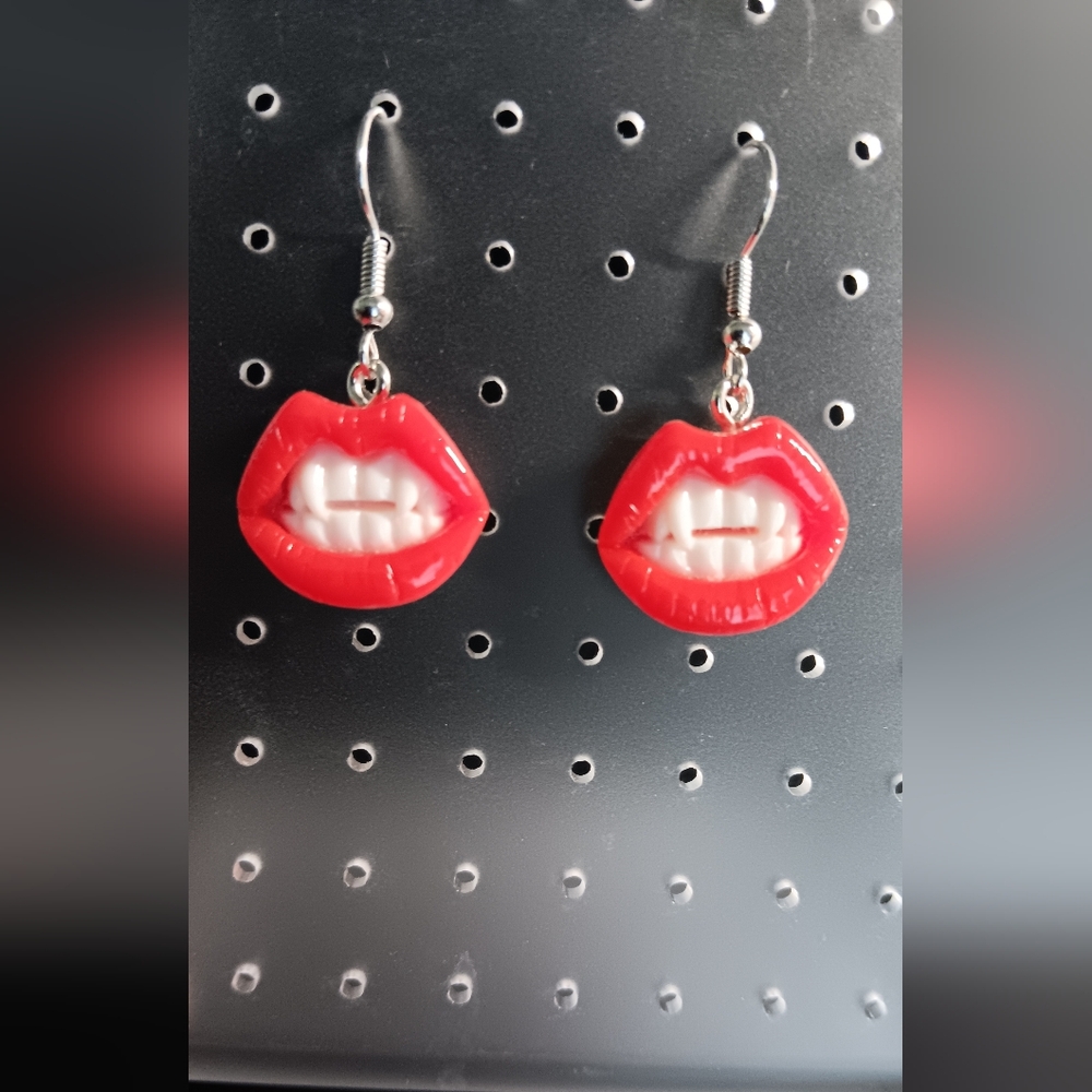 Vampire Teeth Earrings (NWT)